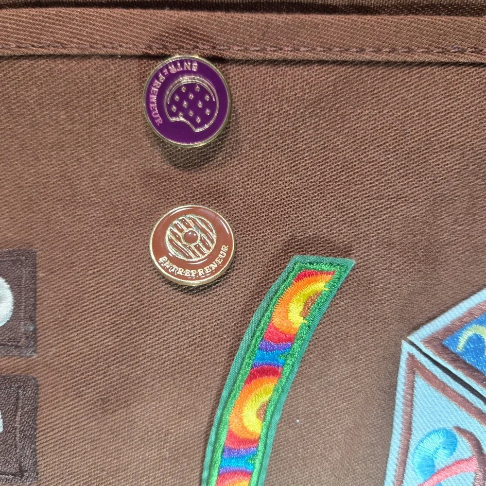 Girl Scouts USA Central Texas Brownie Vest Troop 2118 Brown Patches Pins Uniform